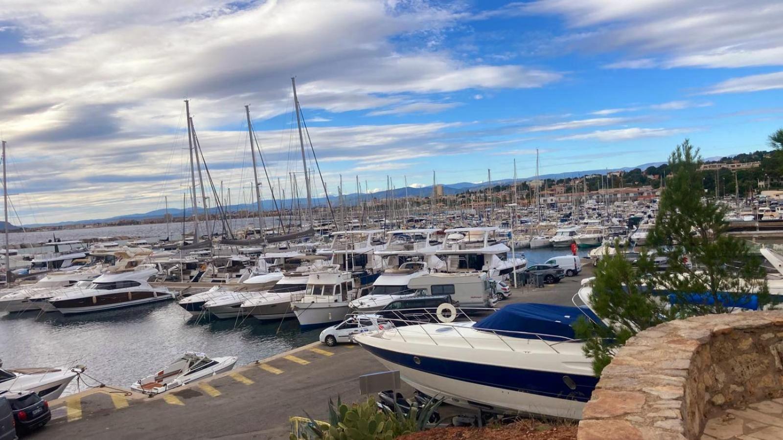 Balcon, Parking, Piscine Et Clim' A 2 Pas Du Port Santa Lucia Apartment Saint-Raphaël Екстериор снимка
